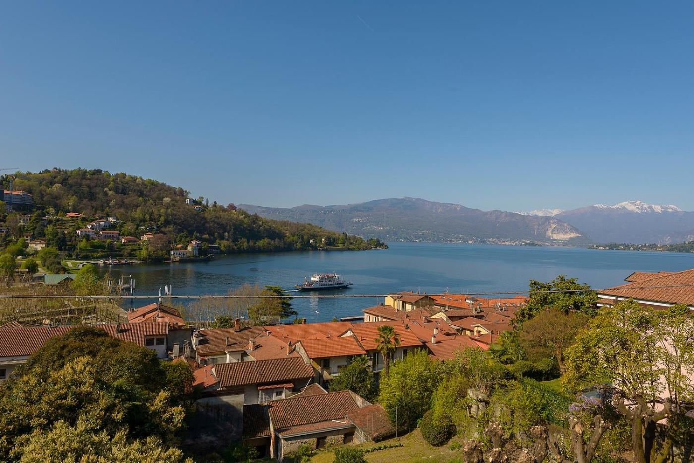 Appartamenti I Fiori Del Lago Laveno Dış mekan fotoğraf