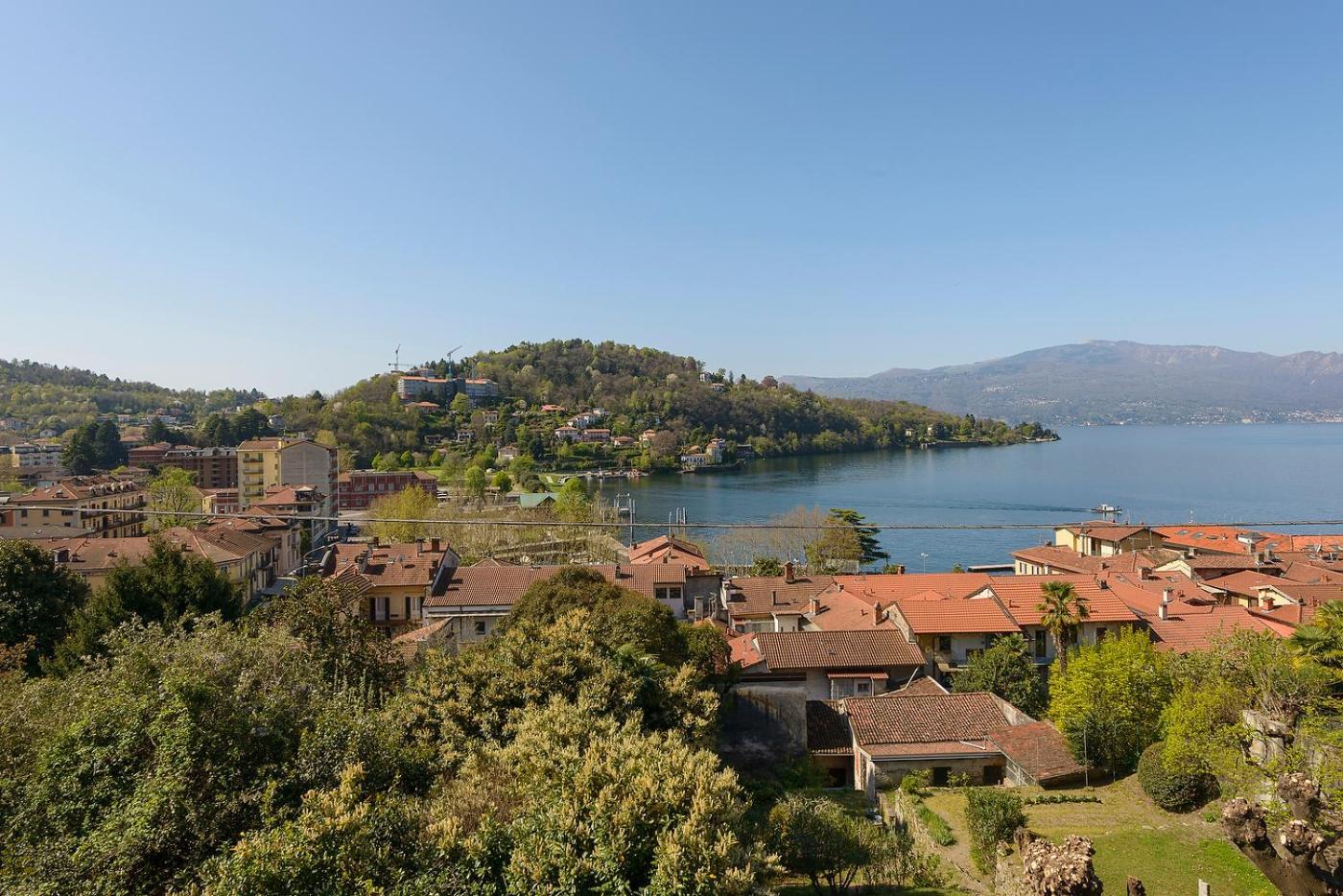 Appartamenti I Fiori Del Lago Laveno Dış mekan fotoğraf